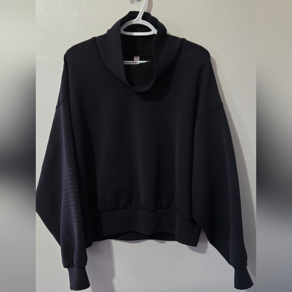 Lululemon Athletica Black Full Flourish  Pullover Size 12